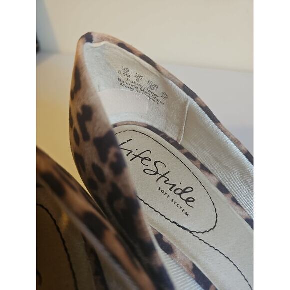 Life Stride Tylor Womens Size 8.5 Cushioned Footbed Slip-On Pumps‎ Leopard - Picture 5 of 13